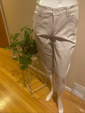Women's Capri Beige Pants